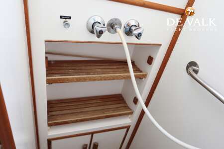 GRAND BANKS 42 MOTORYACHT