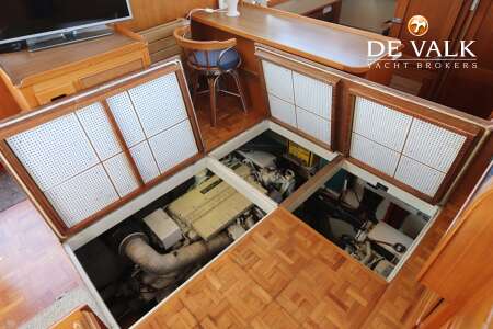 GRAND BANKS 42 MOTORYACHT