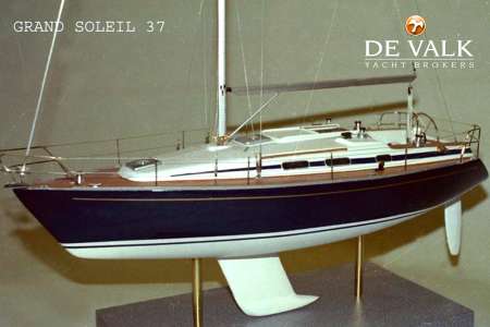 GRAND SOLEIL 37