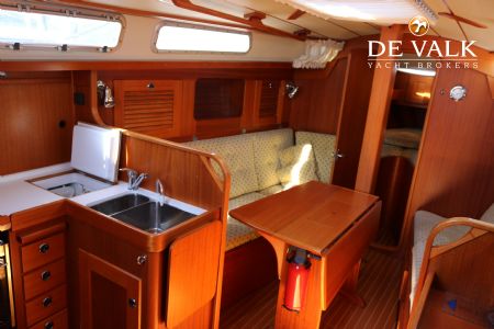 HALLBERG RASSY 31