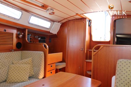 HALLBERG RASSY 31