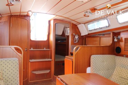 HALLBERG RASSY 31