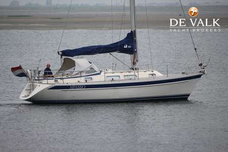 HALLBERG RASSY 31
