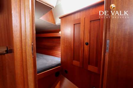 HALLBERG RASSY 31