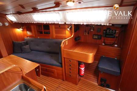 HALLBERG RASSY 31