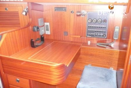 HALLBERG RASSY 31