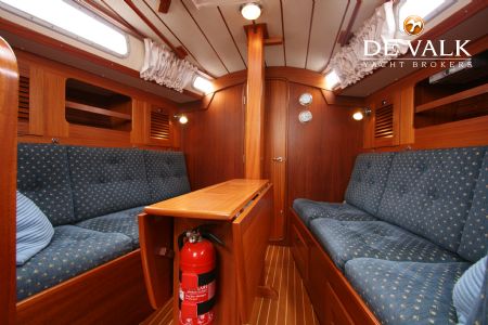 HALLBERG RASSY 31