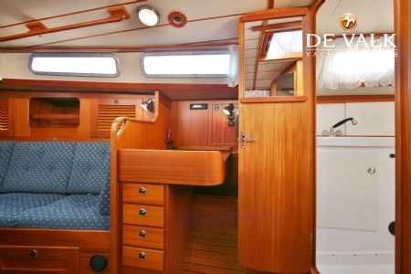 HALLBERG RASSY 31