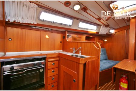 HALLBERG RASSY 31
