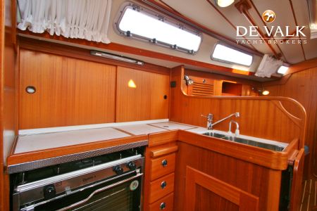 HALLBERG RASSY 31
