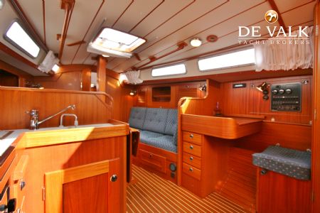 HALLBERG RASSY 31