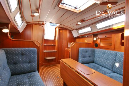 HALLBERG RASSY 31