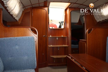 HALLBERG RASSY 31