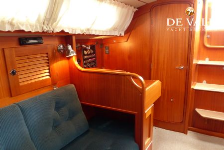 HALLBERG RASSY 34