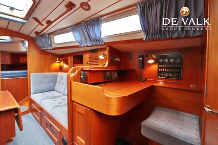 HALLBERG RASSY 34