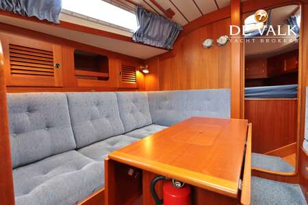 HALLBERG RASSY 34