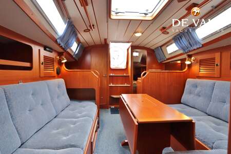 HALLBERG RASSY 34