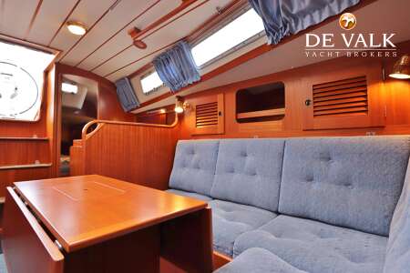 HALLBERG RASSY 34