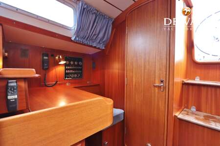 HALLBERG RASSY 34