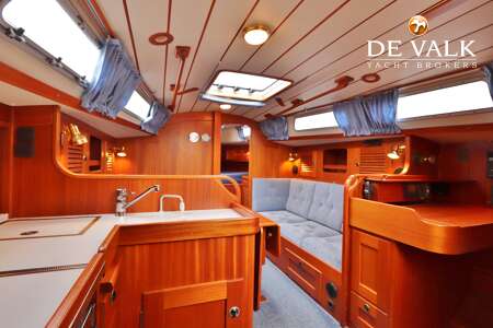 HALLBERG RASSY 34