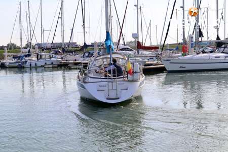 HALLBERG RASSY 34