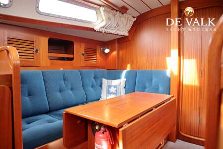 HALLBERG RASSY 34