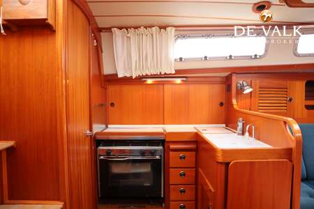 HALLBERG RASSY 34