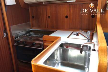 HALLBERG RASSY 34