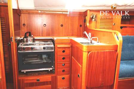 HALLBERG RASSY 34
