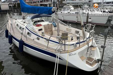 HALLBERG RASSY 34