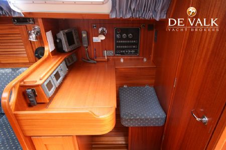 HALLBERG RASSY 34 SCAN.
