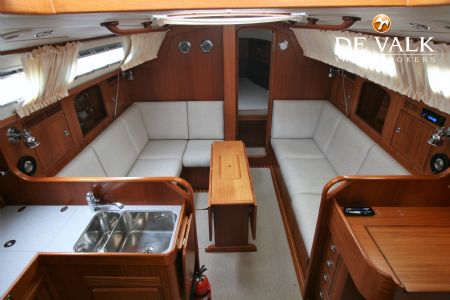 HALLBERG RASSY 342
