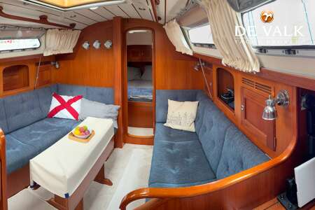 HALLBERG RASSY 342