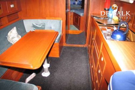 HALLBERG RASSY 35