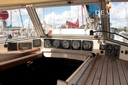 HALLBERG RASSY 352