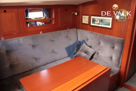 HALLBERG RASSY 352