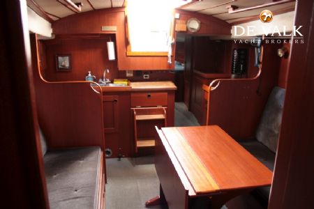 HALLBERG RASSY 352