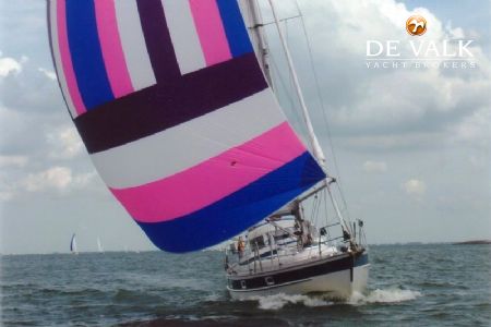 HALLBERG RASSY 352