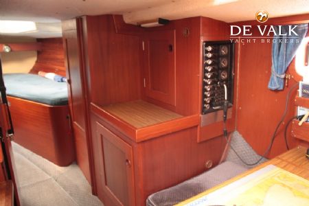 HALLBERG RASSY 352