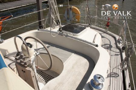 HALLBERG RASSY 352
