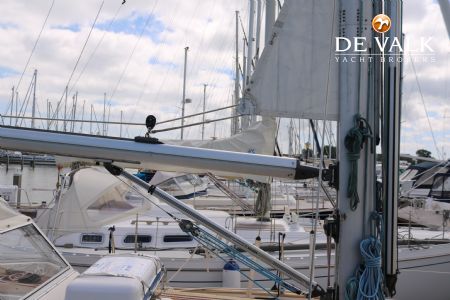 HALLBERG RASSY 352