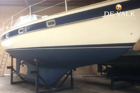 HALLBERG RASSY 352