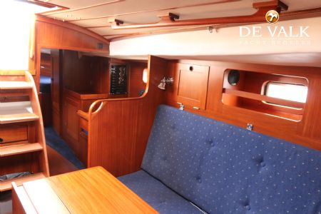 HALLBERG RASSY 352