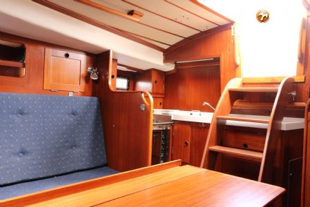 HALLBERG RASSY 352
