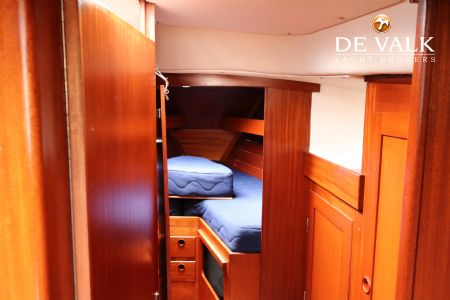 HALLBERG RASSY 352