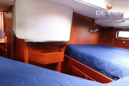 HALLBERG RASSY 352