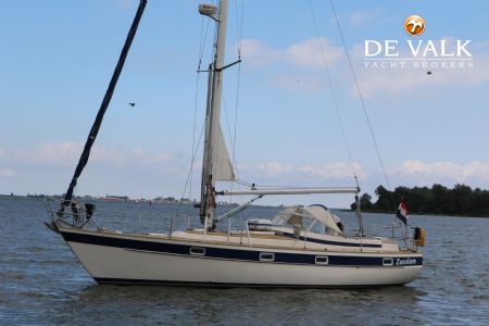 HALLBERG RASSY 352