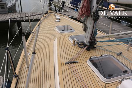 HALLBERG RASSY 352