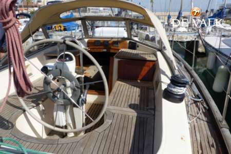 HALLBERG RASSY 352