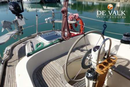 HALLBERG RASSY 352